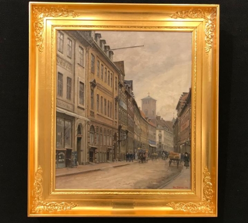 Peter Tom-Petersen, Parti fra Københavns middelalderbydel med Vor Frue kirke 1918 - str:55x47 cm - Solgt/sold/verkauft
